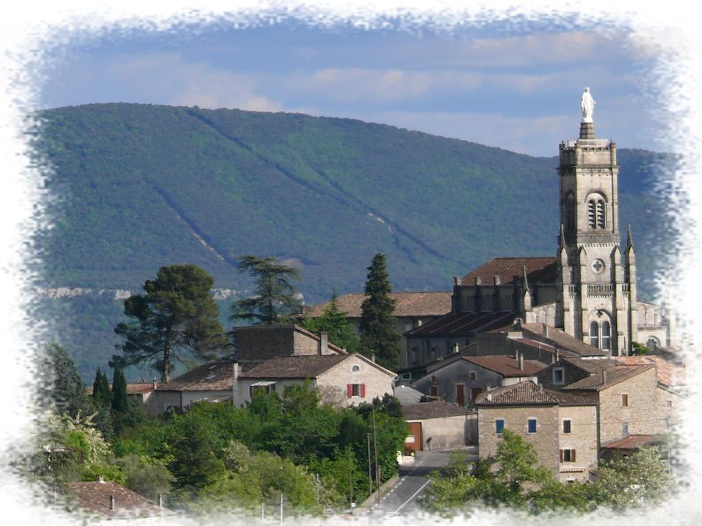 Auberge De La Couronne Lablachere Exterior photo
